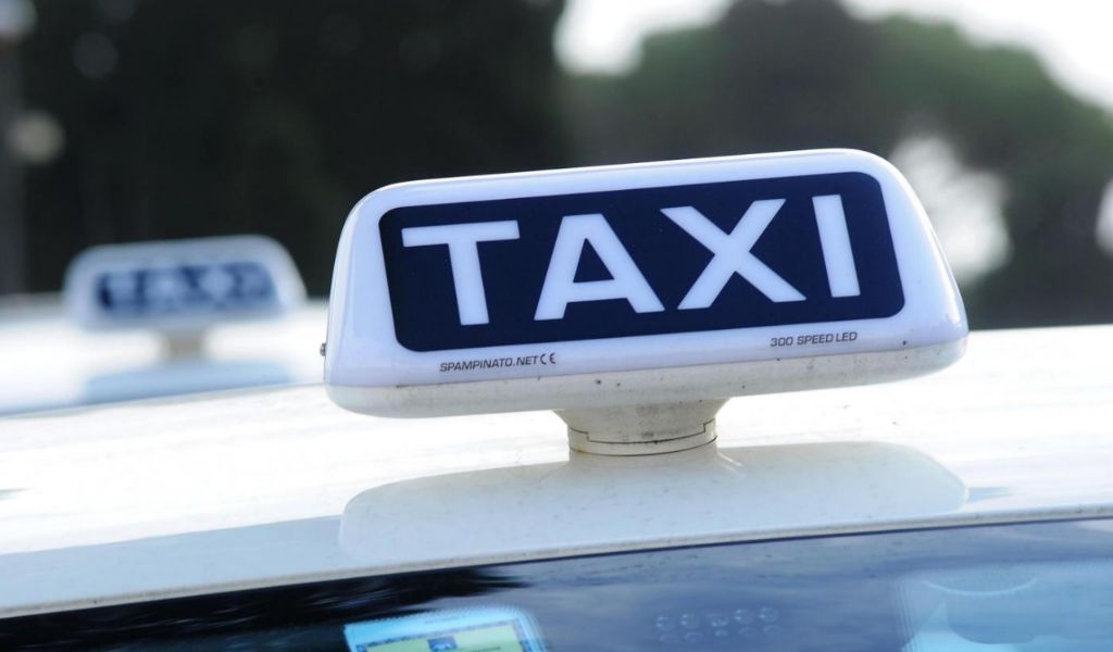 Consegna la droga con il taxi, arrestato spacciatore
