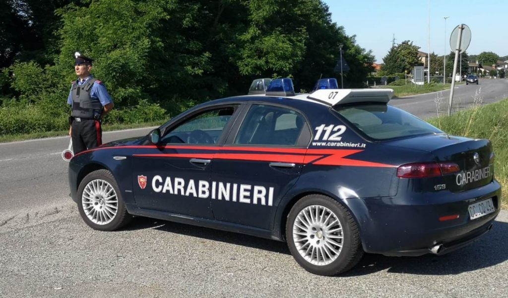 Ubriachi e con un coltello in tasca: denunciati due casteggiani