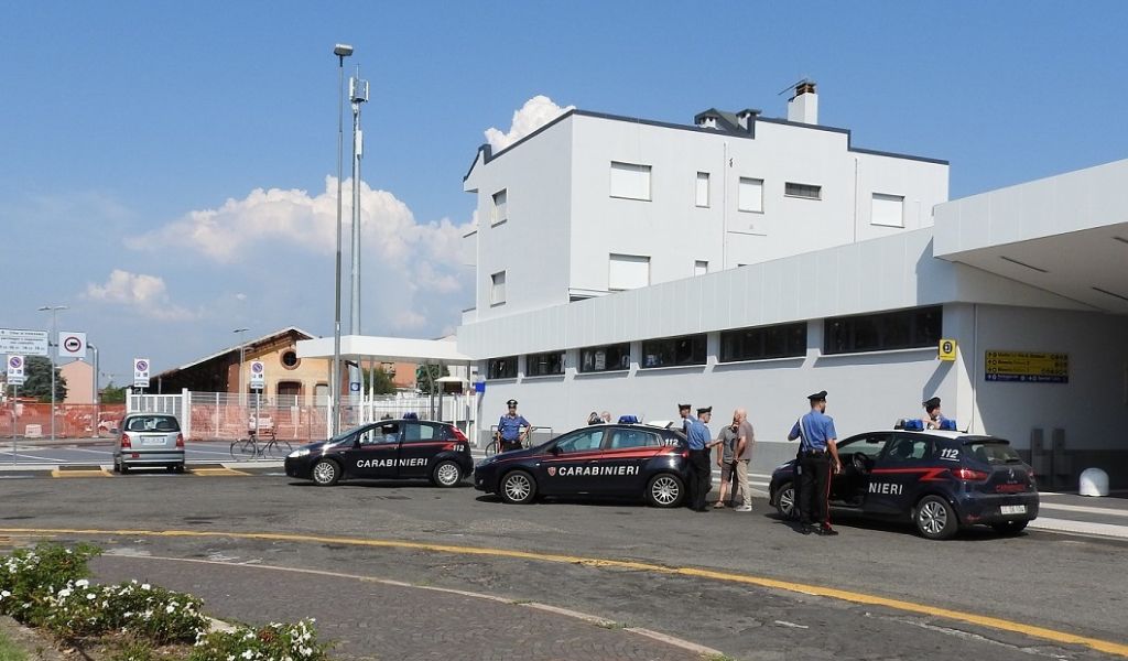 Evade dai domiciliari dopo le percosse alla compagna: arrestato