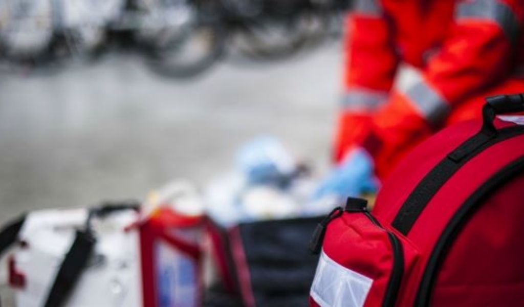 Terribile schianto tra auto e moto a Castelletto: due morti