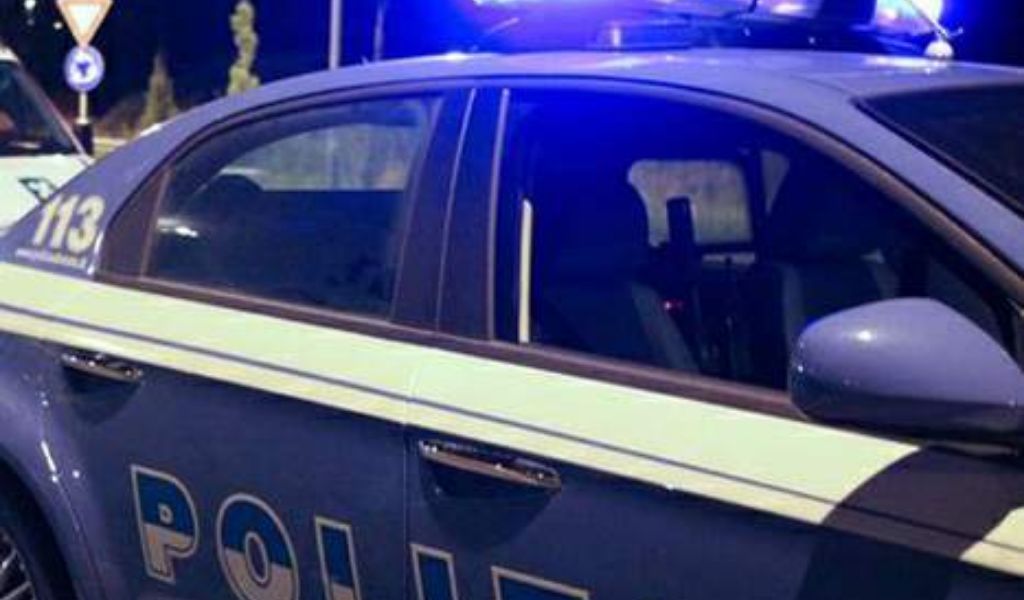 Investe 24enne in skateboard e fugge: è caccia al pirata