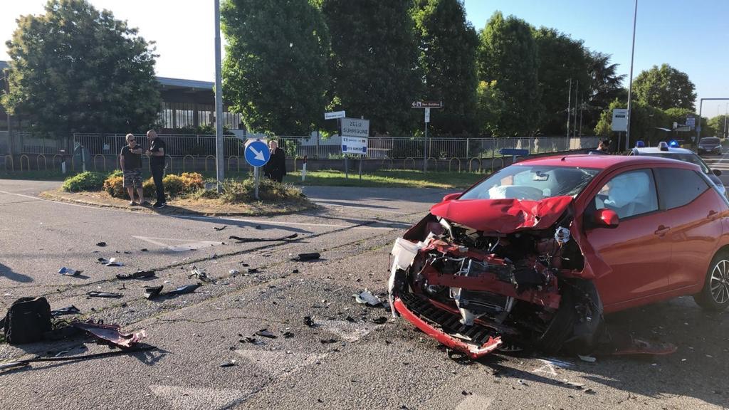 Sangue sulle strade: muore in moto a 32 anni