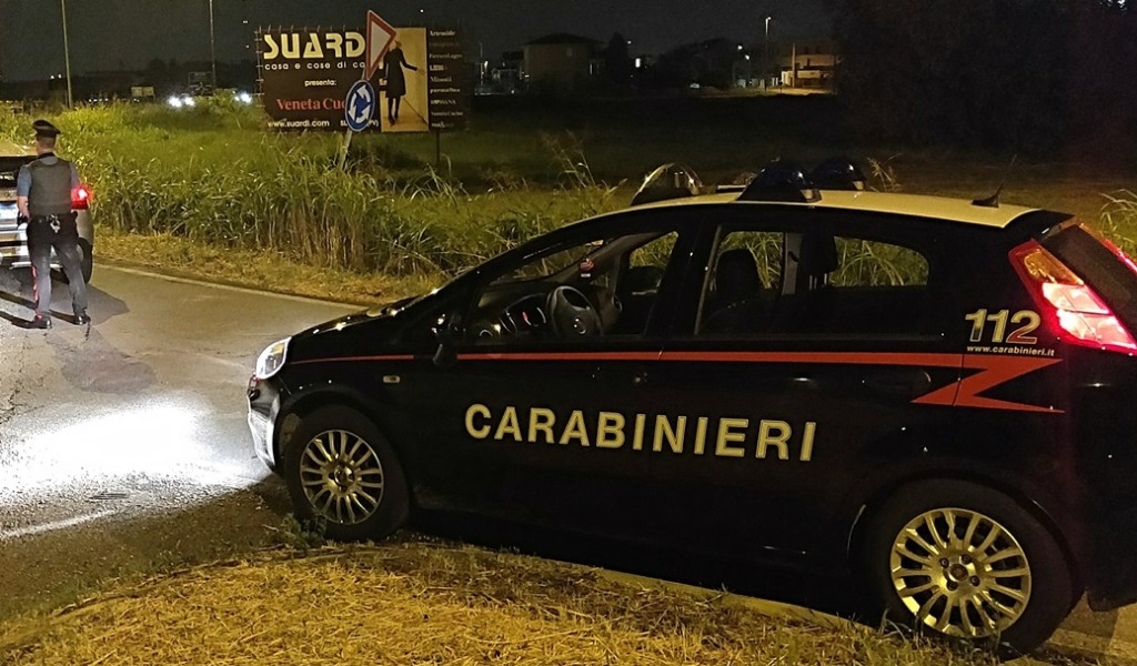 Sorpresi in auto con un etto di droga e 4mila euro in contanti: arrestati