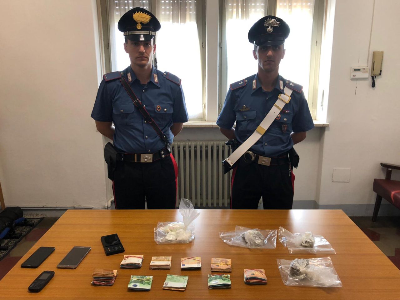 Eroina e cocaina negli slip: arrestati tre pusher marocchini
