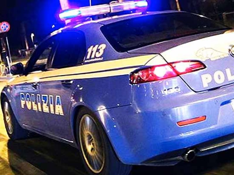 Inseguimento nella notte, trovati con piede di porco e cacciavite: denunciati