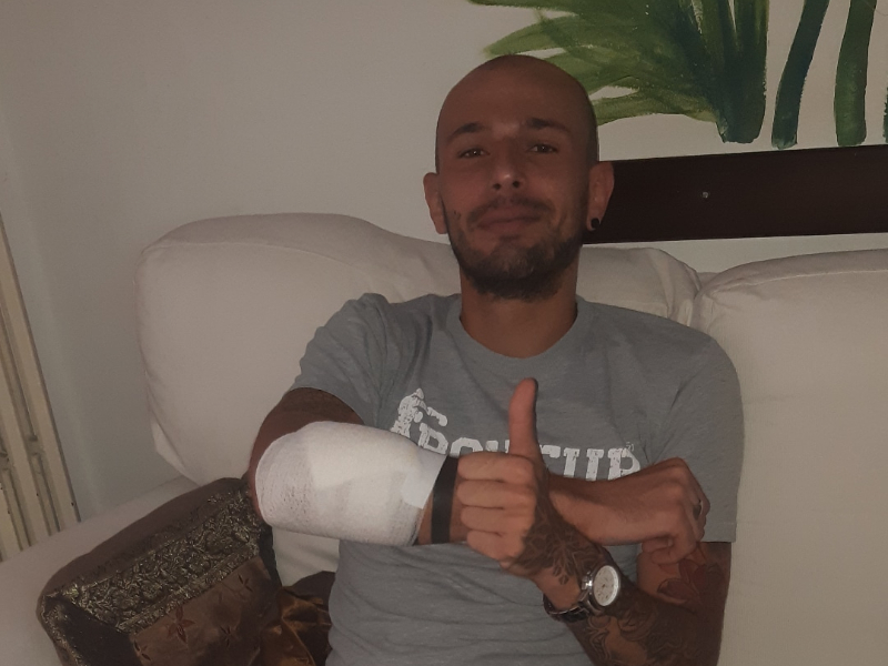 Piccolo intervento per ricucire il muscolo di Milanesi, il pilota resta in prognosi