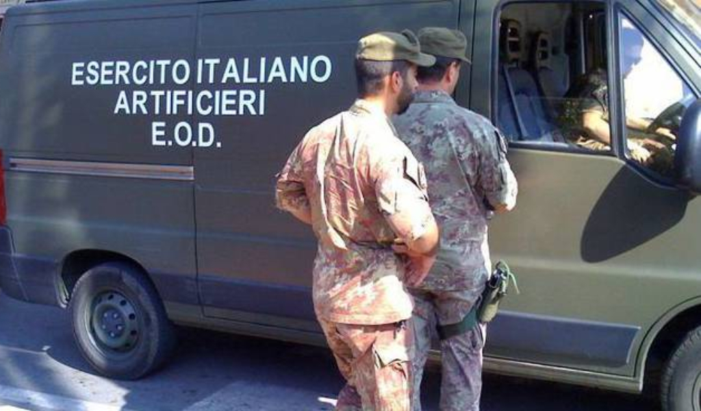Bombe e munizioni in abitazione a Broni, arrivano gli artificieri
