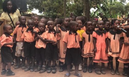 Da Vigevano in Africa per aiutare i bambini dell'Uganda: la storia di Alessandro