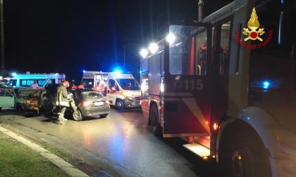 Schianto frontale tra due auto a San Martino: 3 feriti FOTO