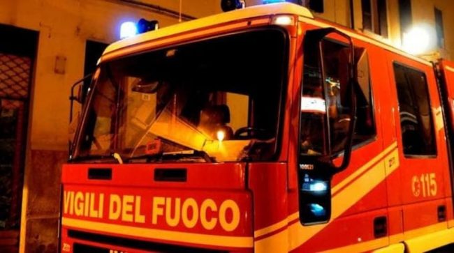 Incendio in appartamento a Voghera, 6 persone intossicate