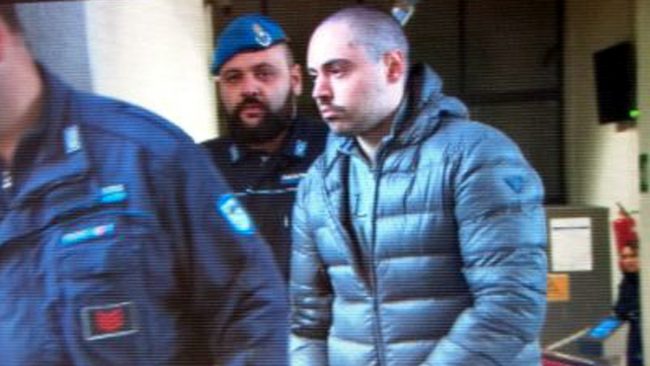Ha ucciso nonni e zia e avvelenato altri cinque famigliari: assolto
