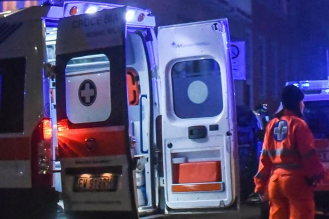 Perde il controllo del veicolo e finisce fuori strada: soccorso un 68enne