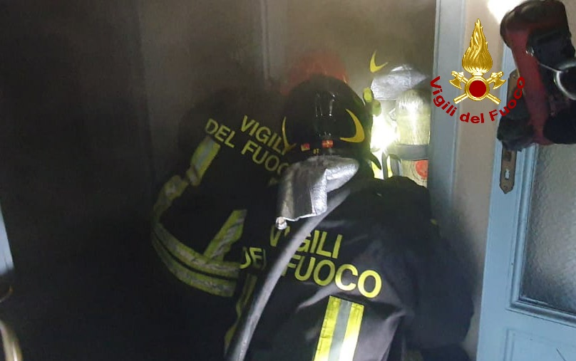 A fuoco appartamento a Stradella: due donne in ospedale