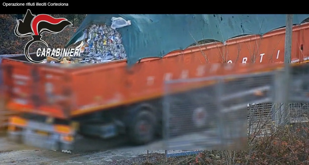 Rifiuti sotterrati e abbandonati nel Nord e in Calabria: 11 arresti VIDEO