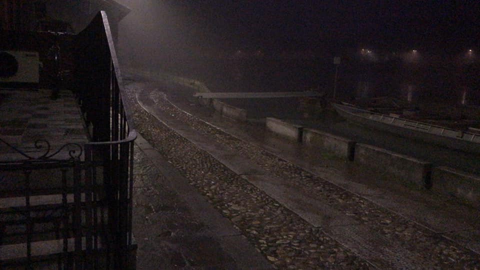 Ticino in calo e nella notte il Borgo riemerge finalmente dall’acqua