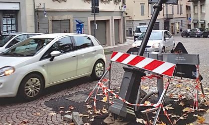 Vigevano: autoarticolato urta palo del Sistema "Smart City" e lo danneggia