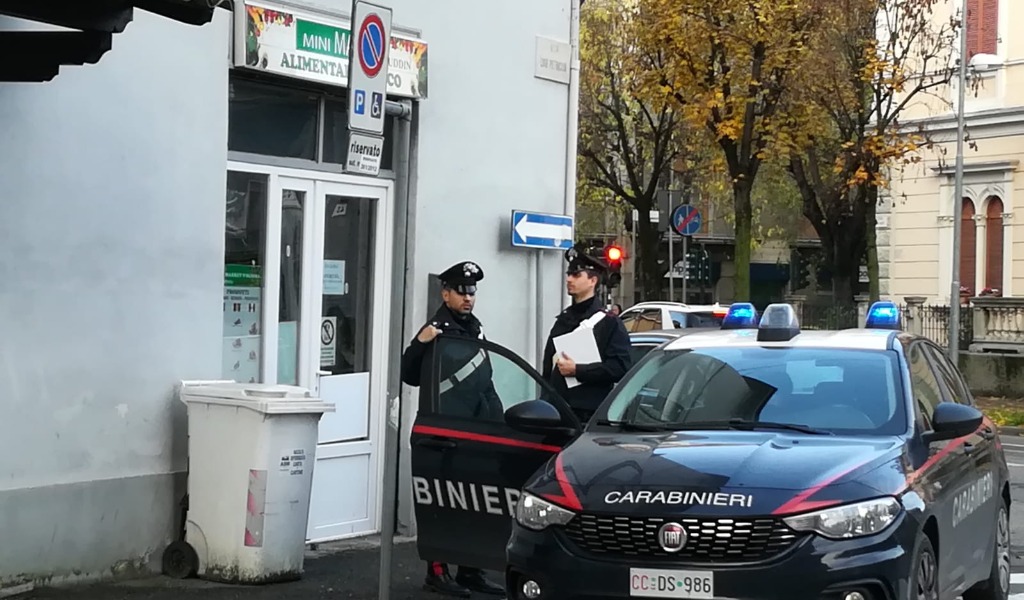 28enne italiano rapina market etnico a Voghera
