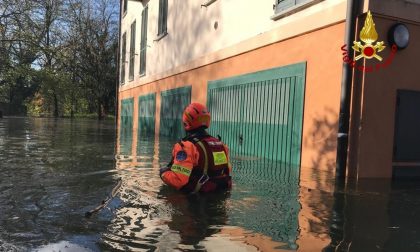 Esondazione Ticino Pavia: evacuati in gommone dal rione Borgo