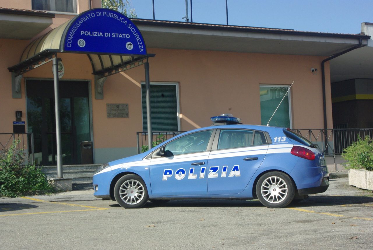 Ruba pistola giocattolo e mazza da baseball: nei guai un 14enne