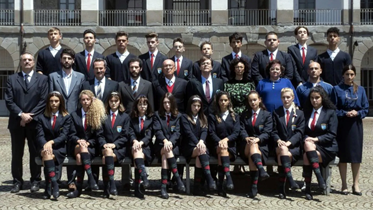 Mancano solo due puntate alla fine del Collegio FOTO
