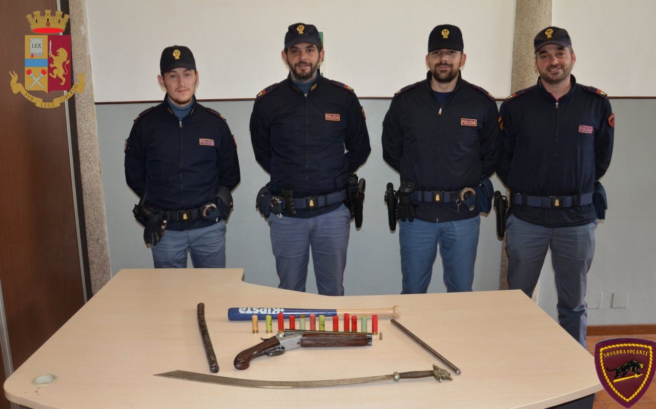 Minacce alla ex fidanzata: in casa gli trovano un fucile a canne mozze