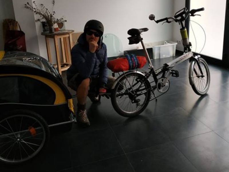 Senza milza in sella alla sua bici dalla Spagna fino a Clusone, passando per Pavia