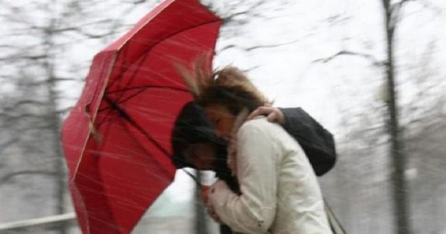 Allerta meteo per vento forte: dalla serata rovesci e forti raffiche PREVISIONI METEO