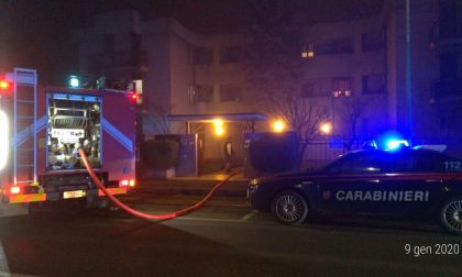 Incendio palazzina Vigevano: carabinieri salvano due persone ma finiscono in ospedale