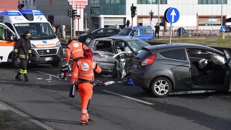 Incidente sulla Vigevanese: migliorano le condizioni del 12enne di San Martino