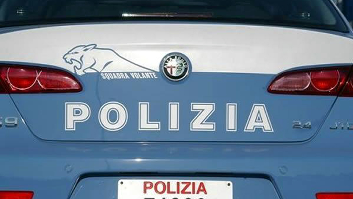 Saccheggiavano i negozi del centro di Pavia: arrestati due 20enni