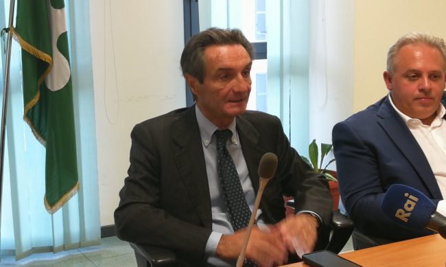 Presidente Fontana in diretta dal Consiglio Regionale: “Numeri contagio destinati a salire”