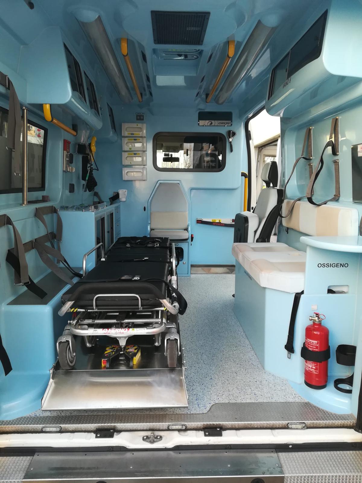 02_Nuova-ambulanza-CRI-Voghera-2020