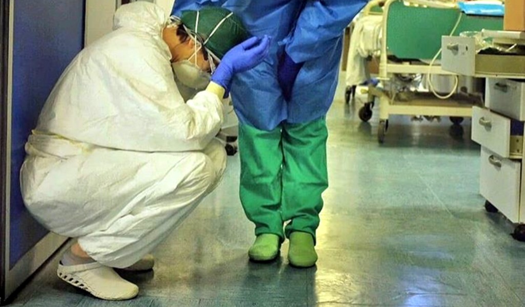 Coronavirus, altra infermiera si suicida. La Fnopi: “Era risultata positiva”