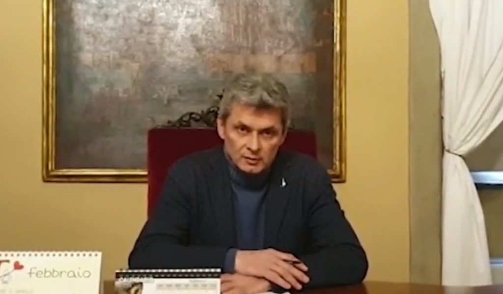 Il videomessaggio del sindaco di Pavia: “Stiamo vicini ai nostri cari” VIDEO
