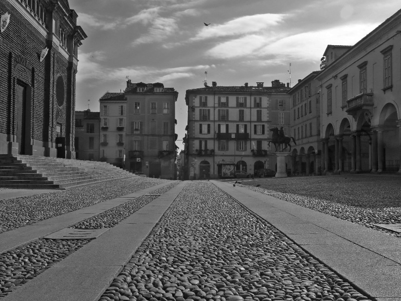 Cronache di silenzi e sanpietrini: una Pavia come non l’avete mai vista