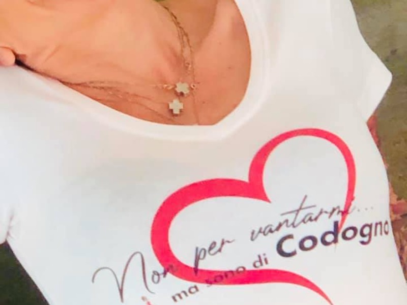 “Non per vantarmi ma sono di Codogno”, una maglietta per aiutare la Croce Rossa
