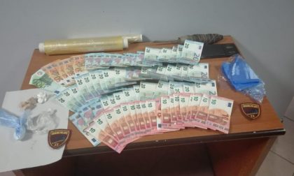 Trovato con cocaina, eroina e 1.400 euro in contanti: arrestato per spaccio