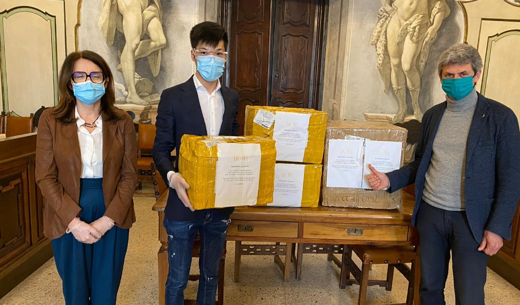 Pavia: 4mila mascherine chirurgiche in dono dalla comunità cinese