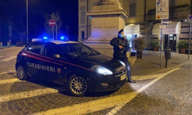 Positivo al Coronavirus esce dall’ospedale per andare a comprare le sigarette