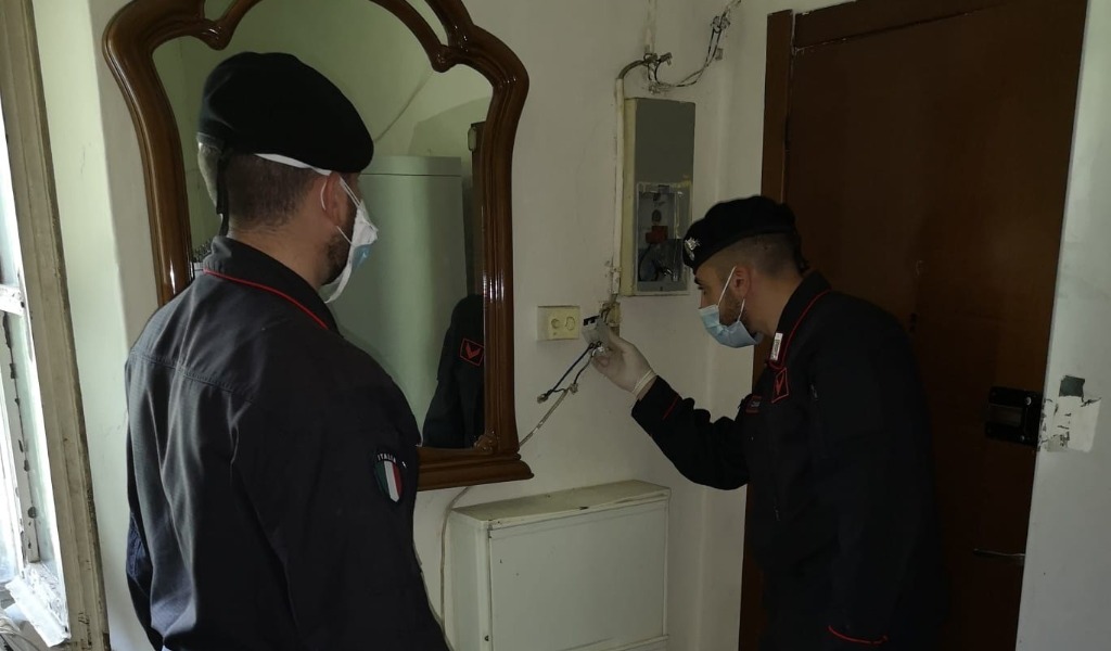 Da due anni allacciati abusivamente alla rete pubblica: nei guai sei famiglie di Mortara