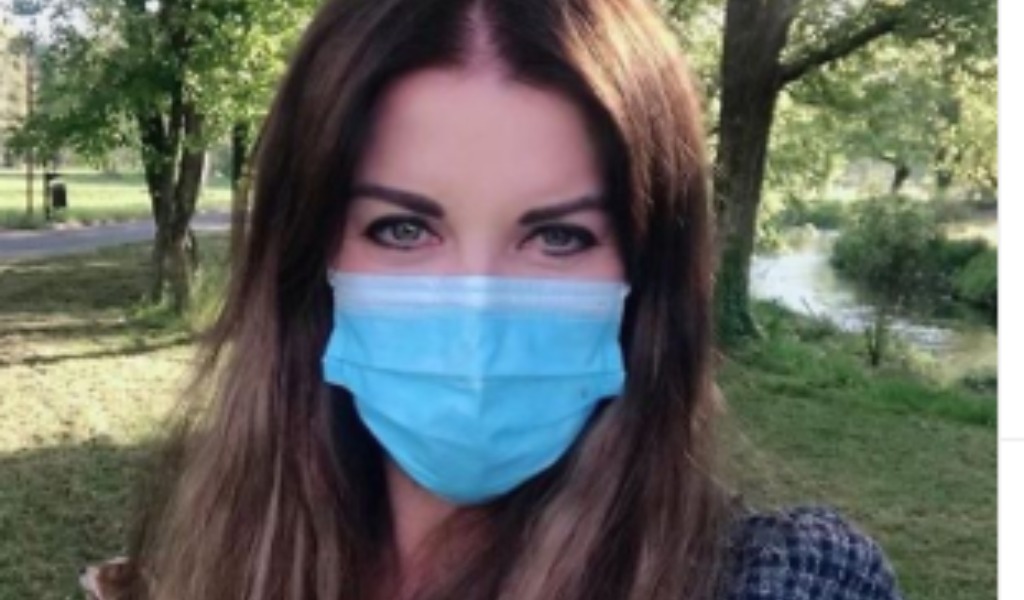 Alba Parietti: “Ho avuto il Covid-19”. La scelta di donare il plasma attraverso il San Matteo