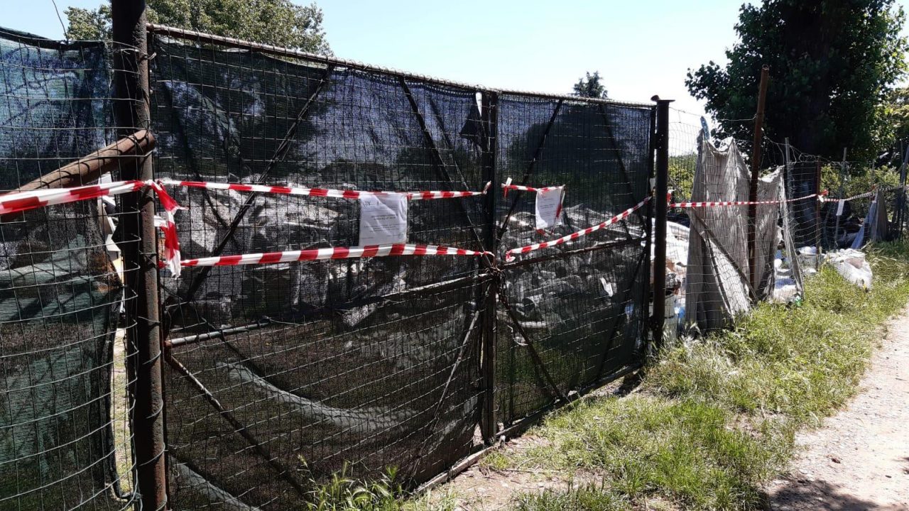 Deposito incontrollato di rifiuti: sequestrata discarica abusiva a Vigevano