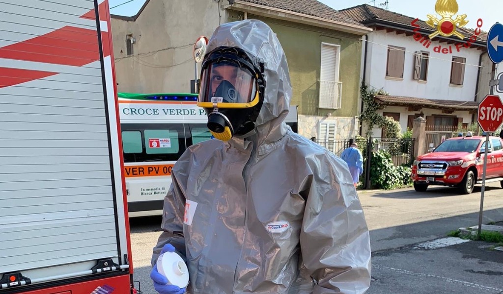 Anziana cade in casa, impossibilitata a muoversi viene soccorsa dai Vigili del Fuoco