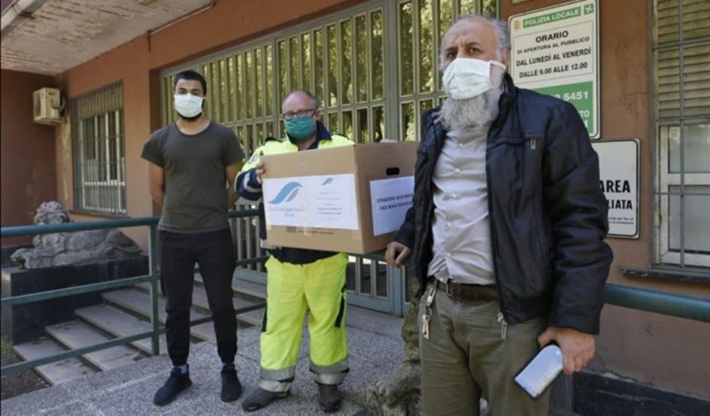 Pavia: la comunità islamica dona mascherine in segno di vicinanza al nostro Paese FOTO