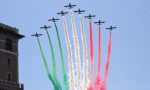 Le Frecce Tricolori sorvolano i cieli lombardi: un abbraccio simbolico con i colori italiani VIDEO