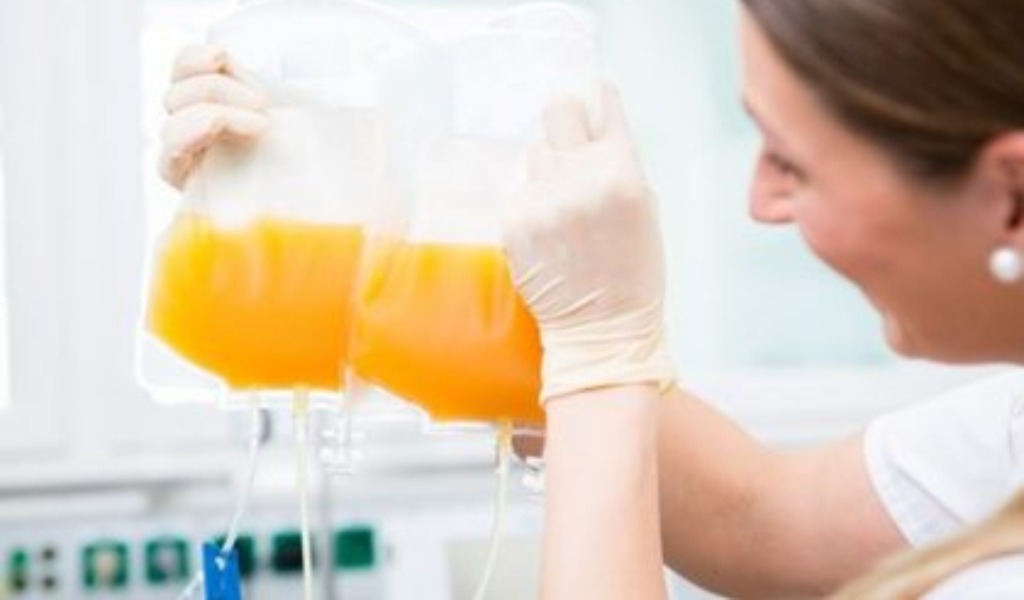 Sacche di plasma iperimmune da Pavia a Palermo per salvare donna incinta positiva al Covid