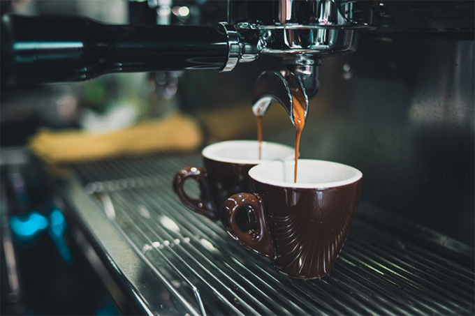 Dal 7 al 10 dicembre caffè gratuito di notte nelle aree di servizio della A7