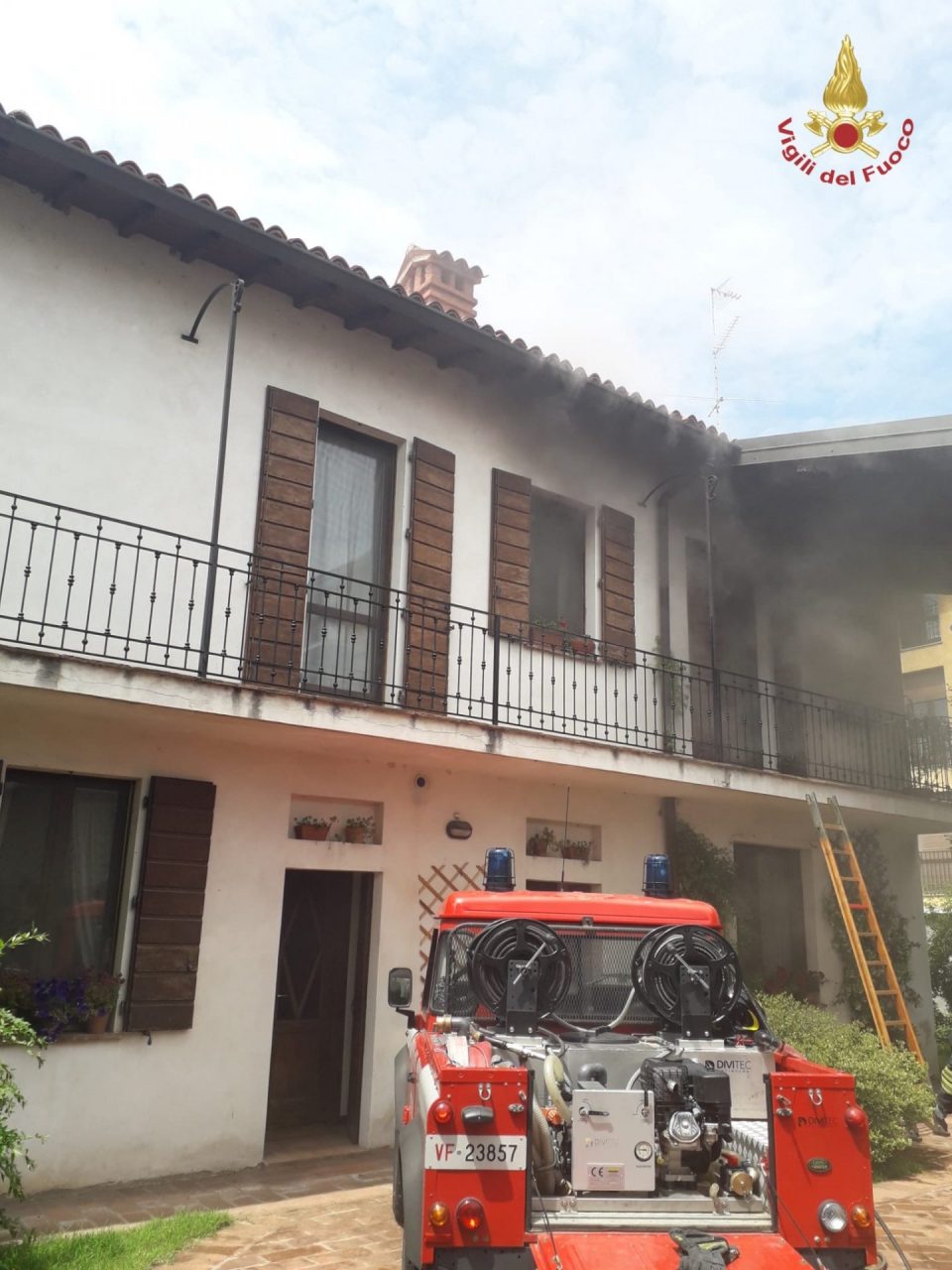 Incendio in un’abitazione a Vigevano: coinvolto tutto lo stabile