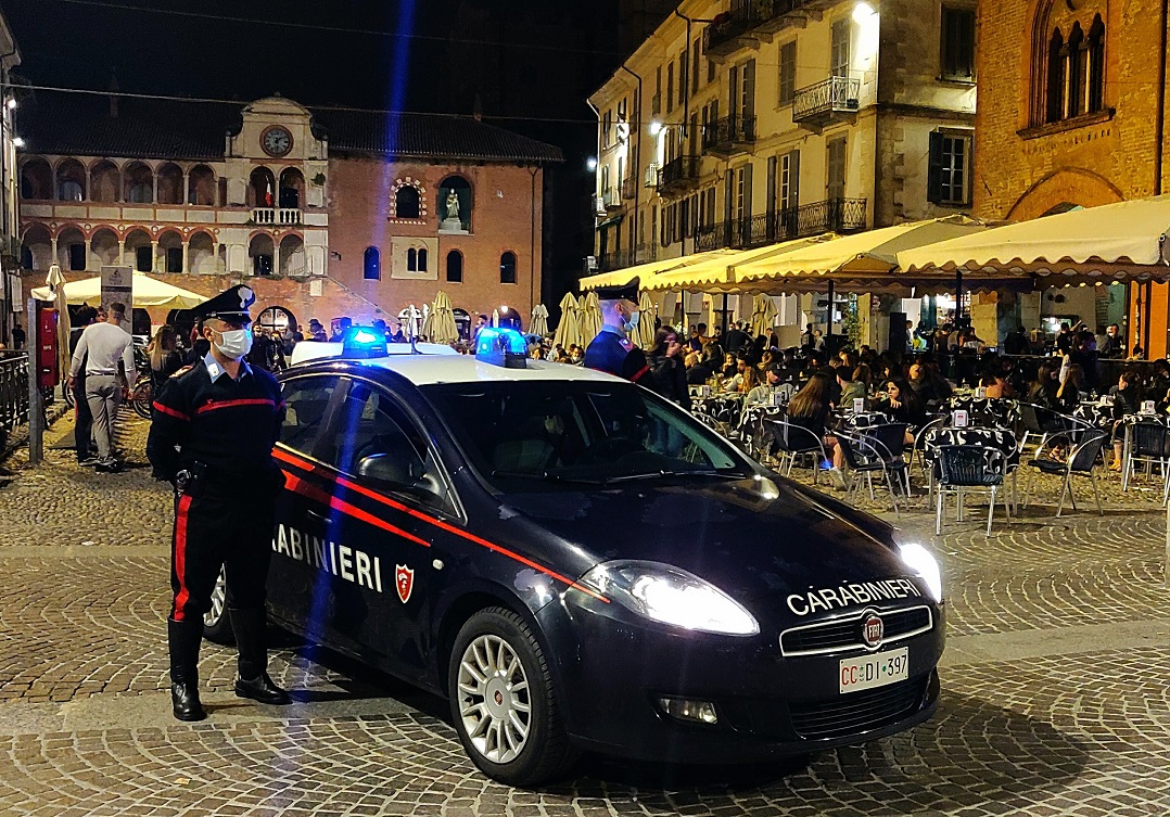 Malamovida: si lamenta del troppo rumore e viene preso a calci e pugni