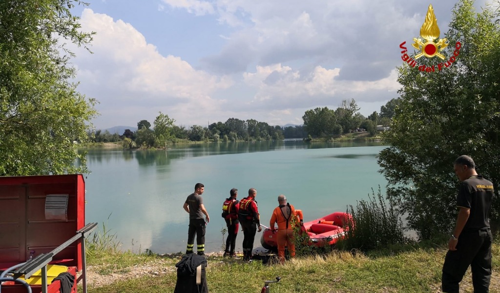 Gita trasformata in tragedia: chi era il 16enne annegato nelle acque dei “Sette laghi”